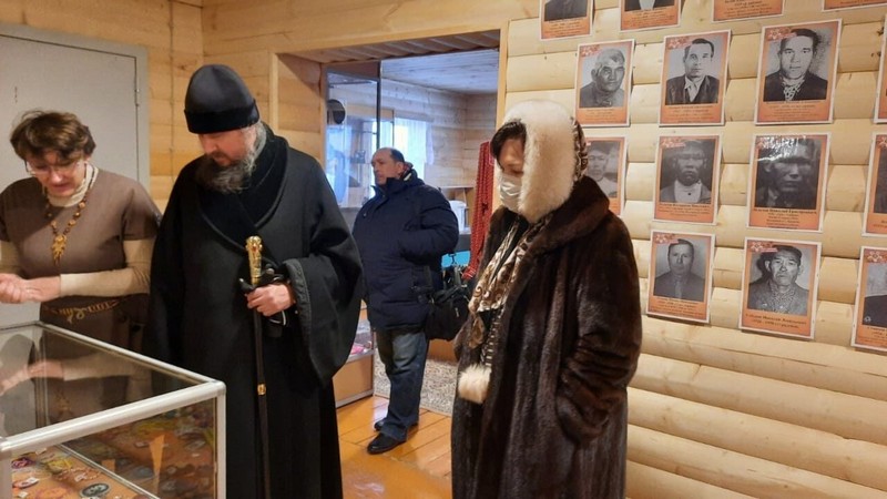 Епископ Югорский и Няганьский Фотий посетил село Полноват.